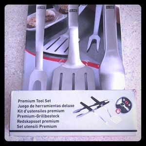 NWT Weber Grill Kit with Three Tools